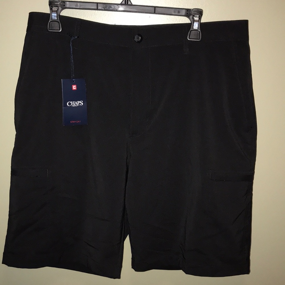 Chaps Golf Shorts in Black